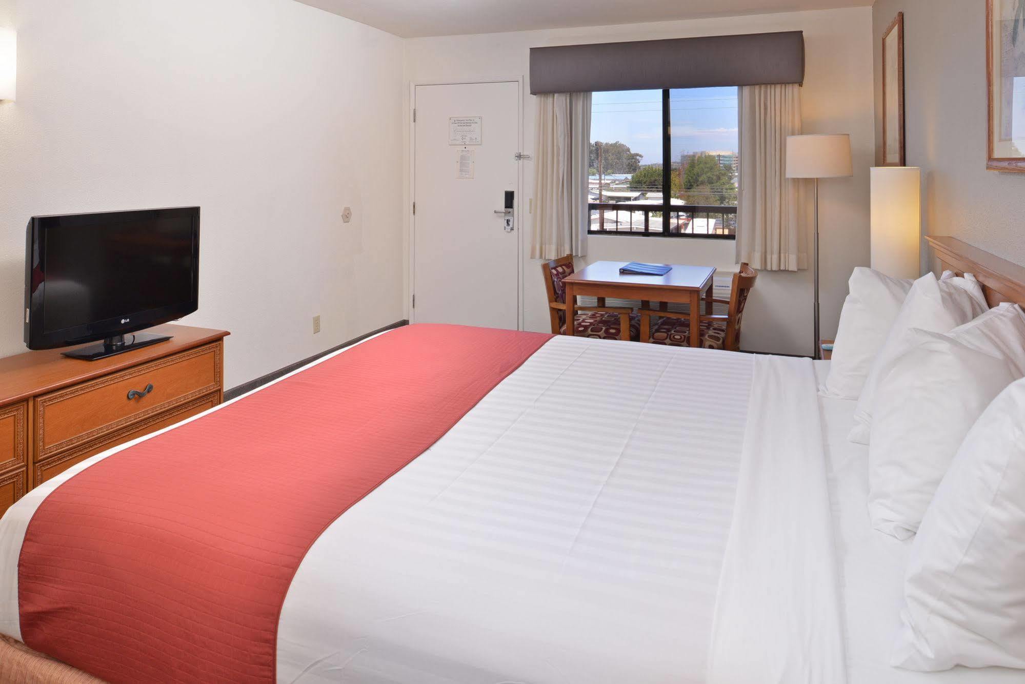 Pleasant Inn San Diego Room photo